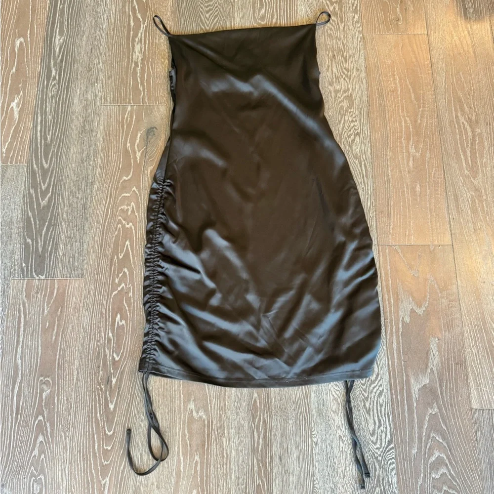 UNIQUE21 GATHERED SIDE SATIN DRESS - Picture 6 of 14